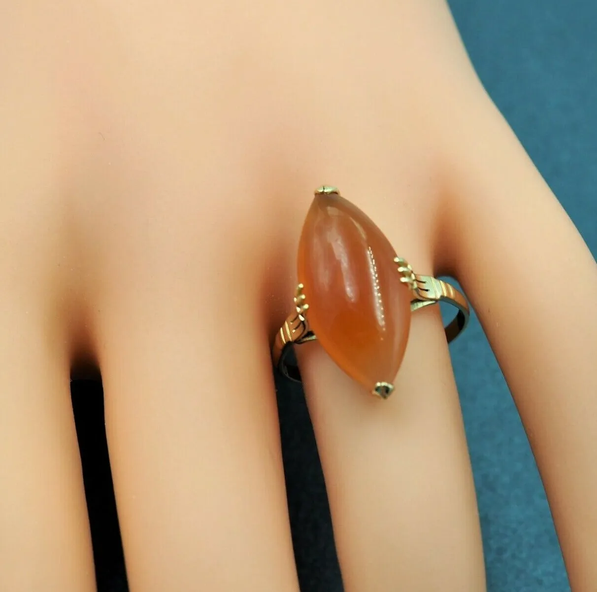 18ct Yellow Gold Carnelian Ring