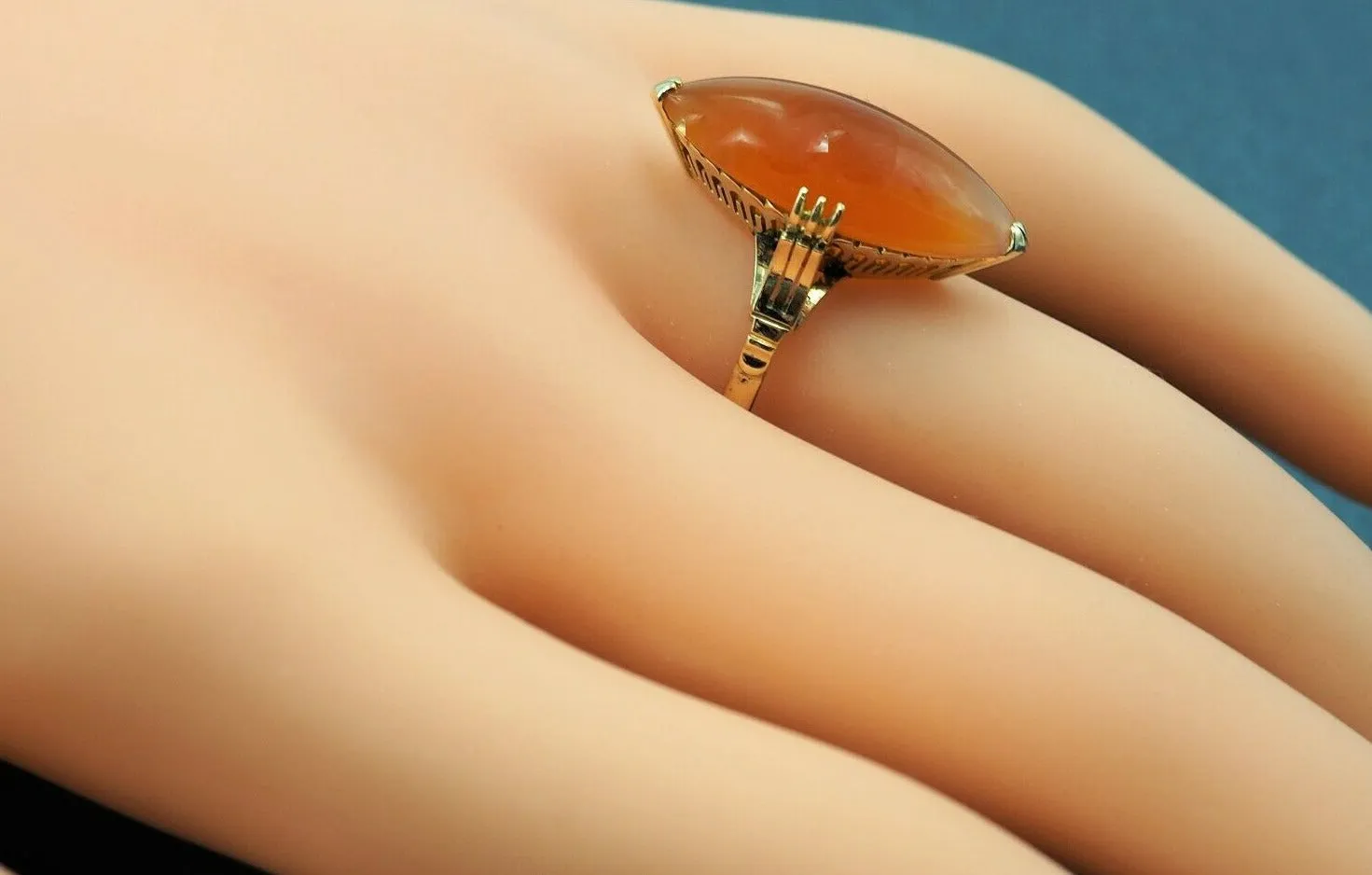 18ct Yellow Gold Carnelian Ring
