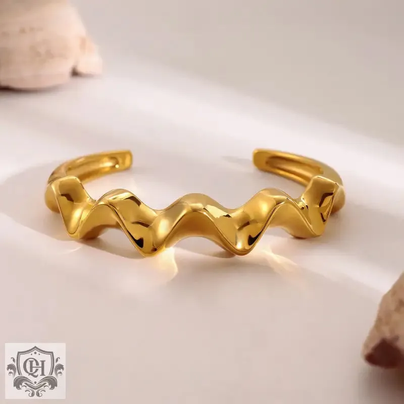 18K gold trendy personalized wave pattern design light luxury style bracelet