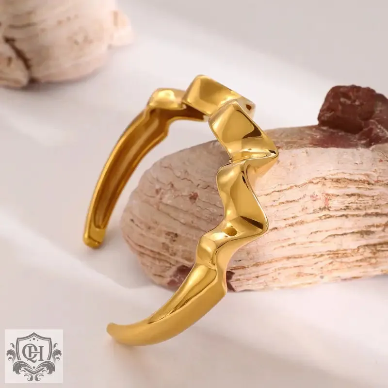 18K gold trendy personalized wave pattern design light luxury style bracelet