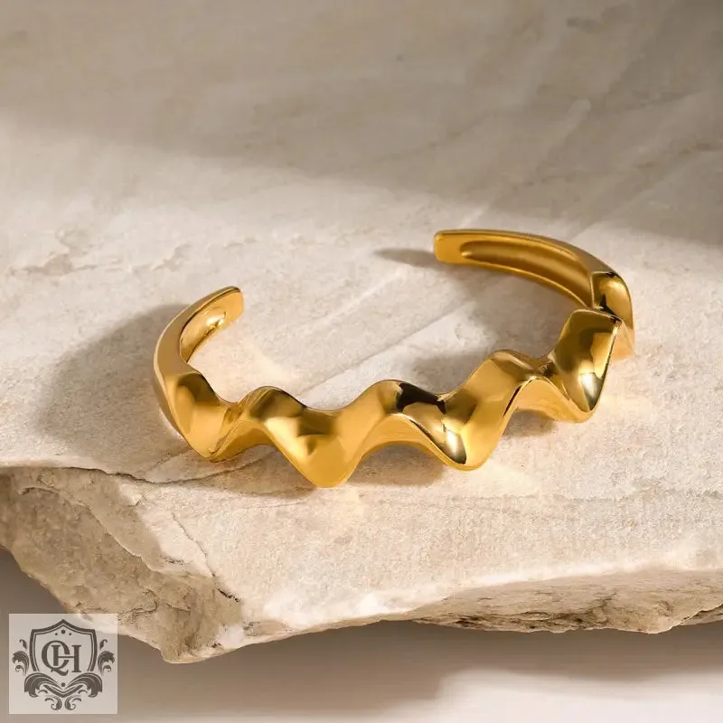18K gold trendy personalized wave pattern design light luxury style bracelet