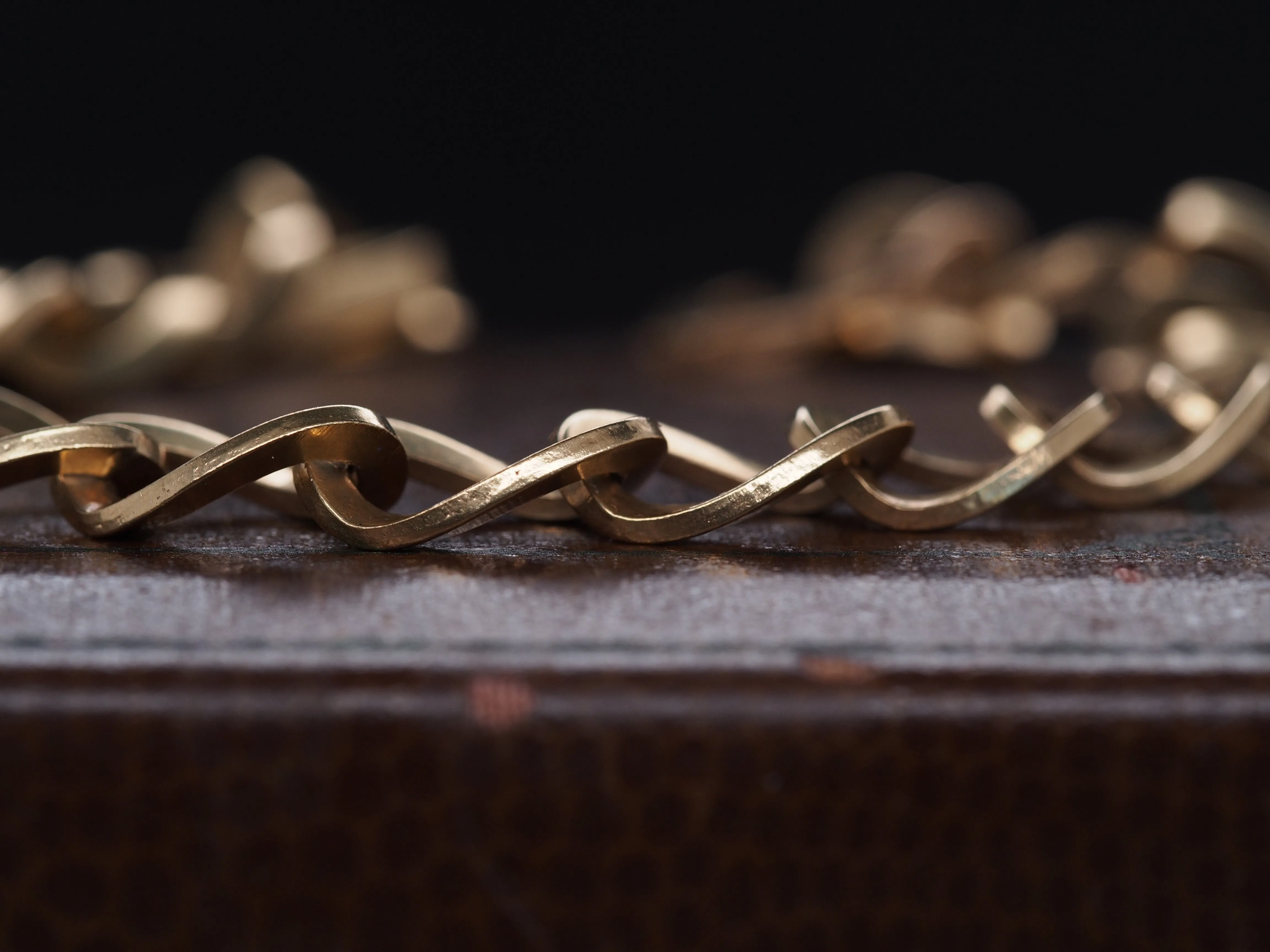 1940s 18K Yellow Gold Bracelet Oval Link with Hallmarks