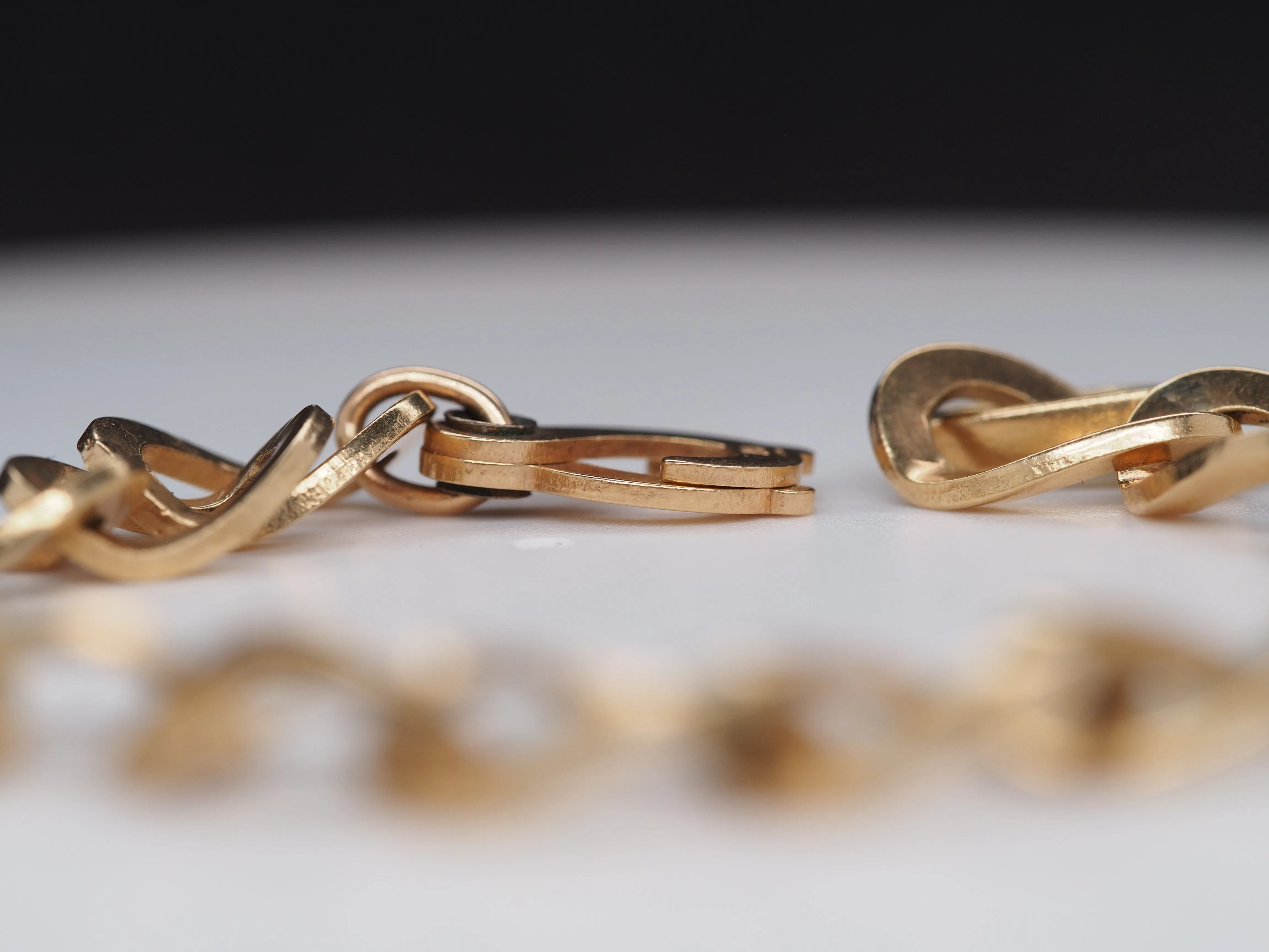 1940s 18K Yellow Gold Bracelet Oval Link with Hallmarks