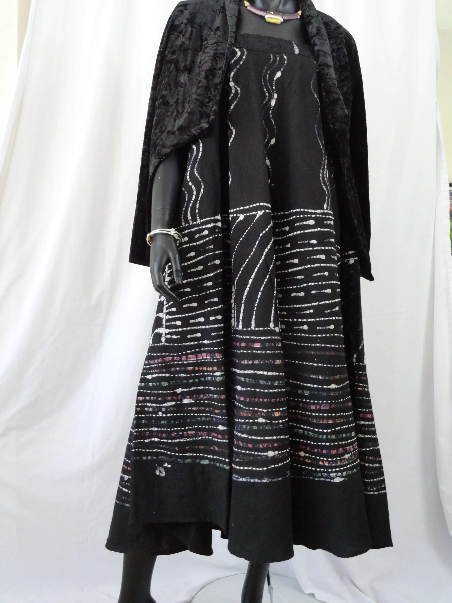 Black, hand painted skirt from India. Indian, cotton, long and wavy, dance, party skirt. From Artikrti