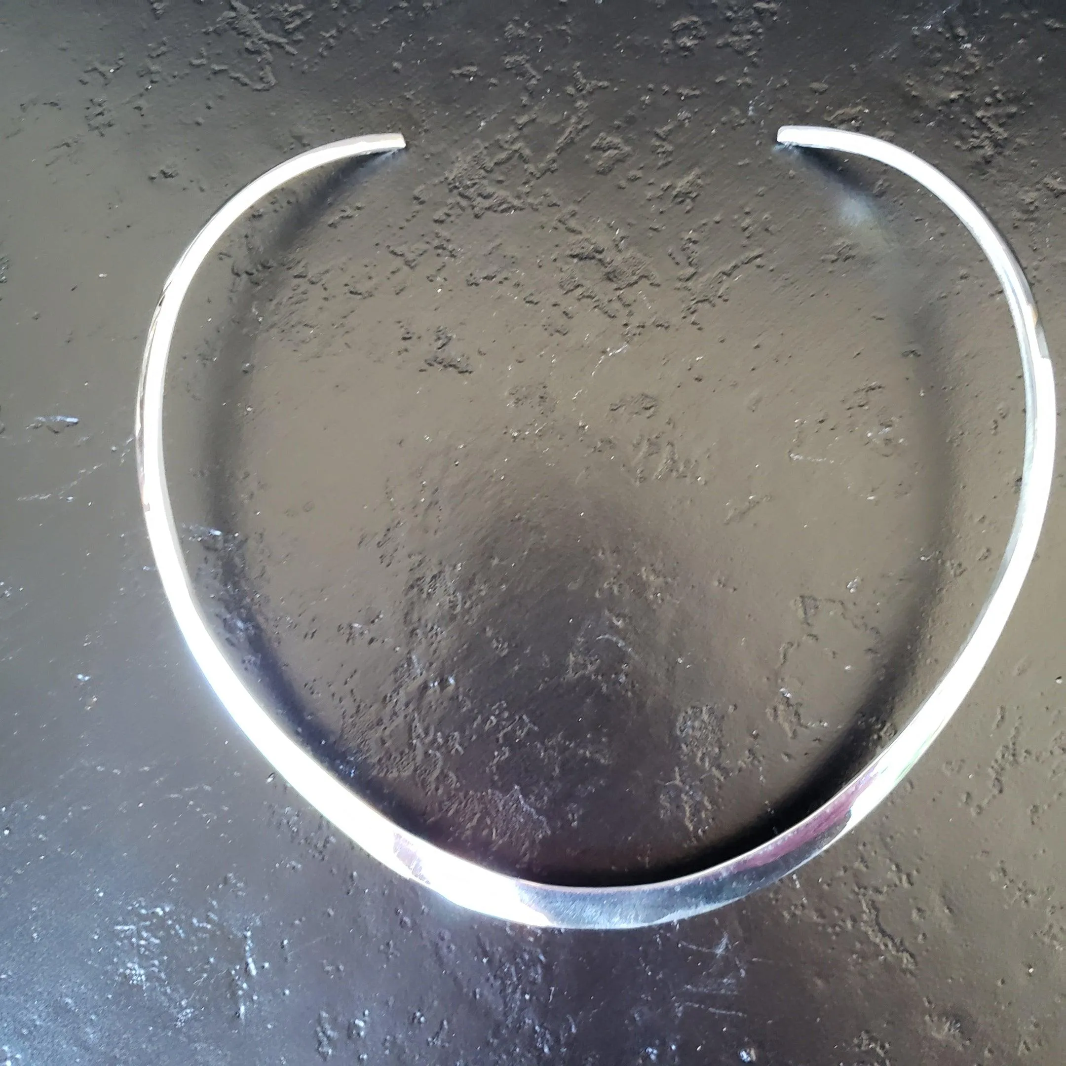 Classic silver choker