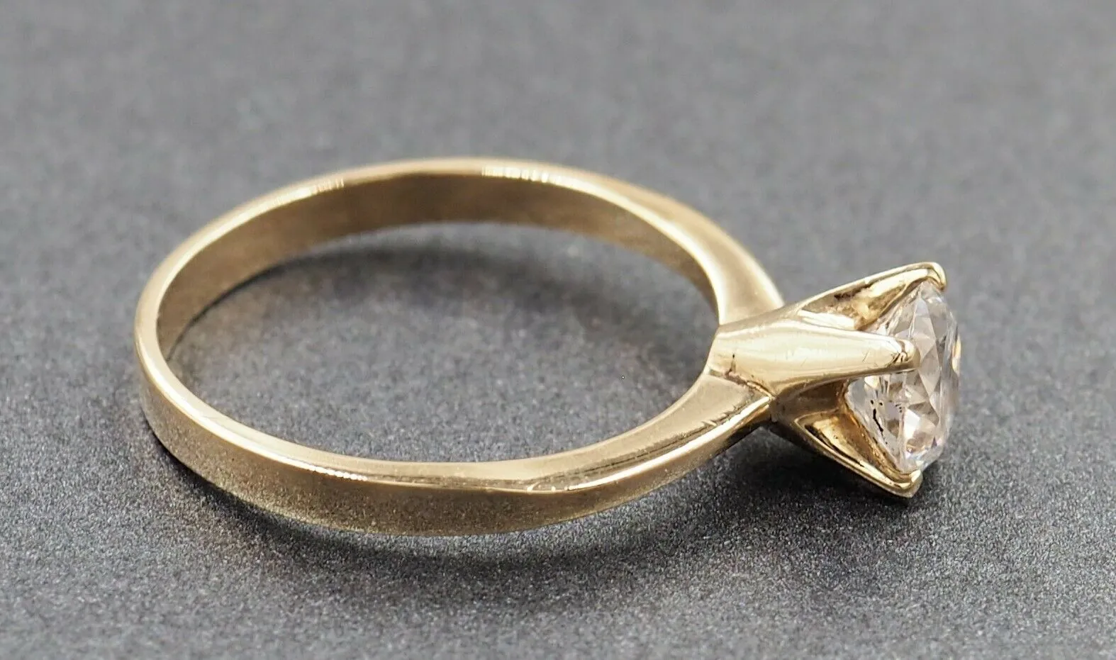 Clear Cubic Zirconia Solitaire 9ct Yellow Gold Ring