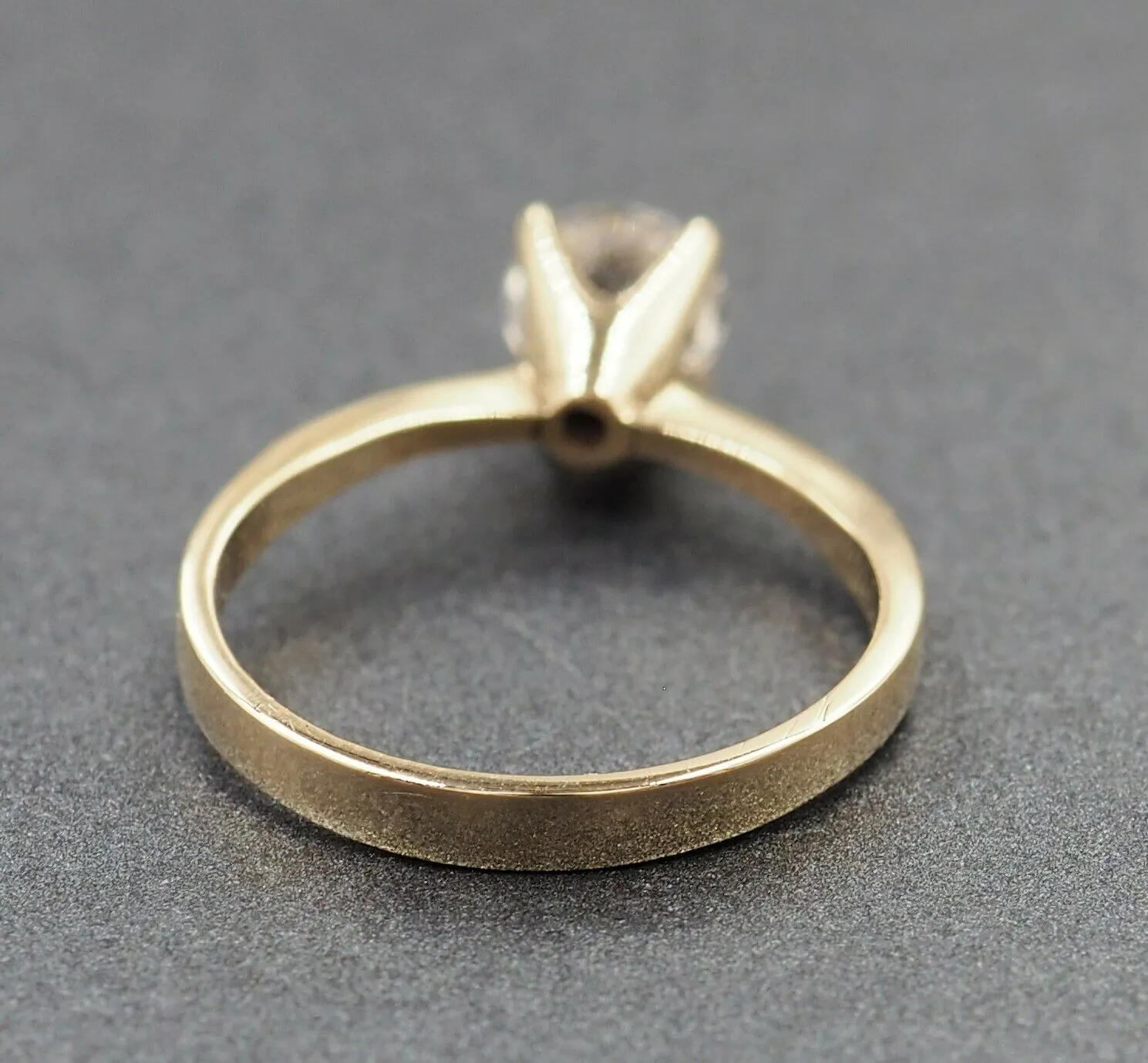 Clear Cubic Zirconia Solitaire 9ct Yellow Gold Ring