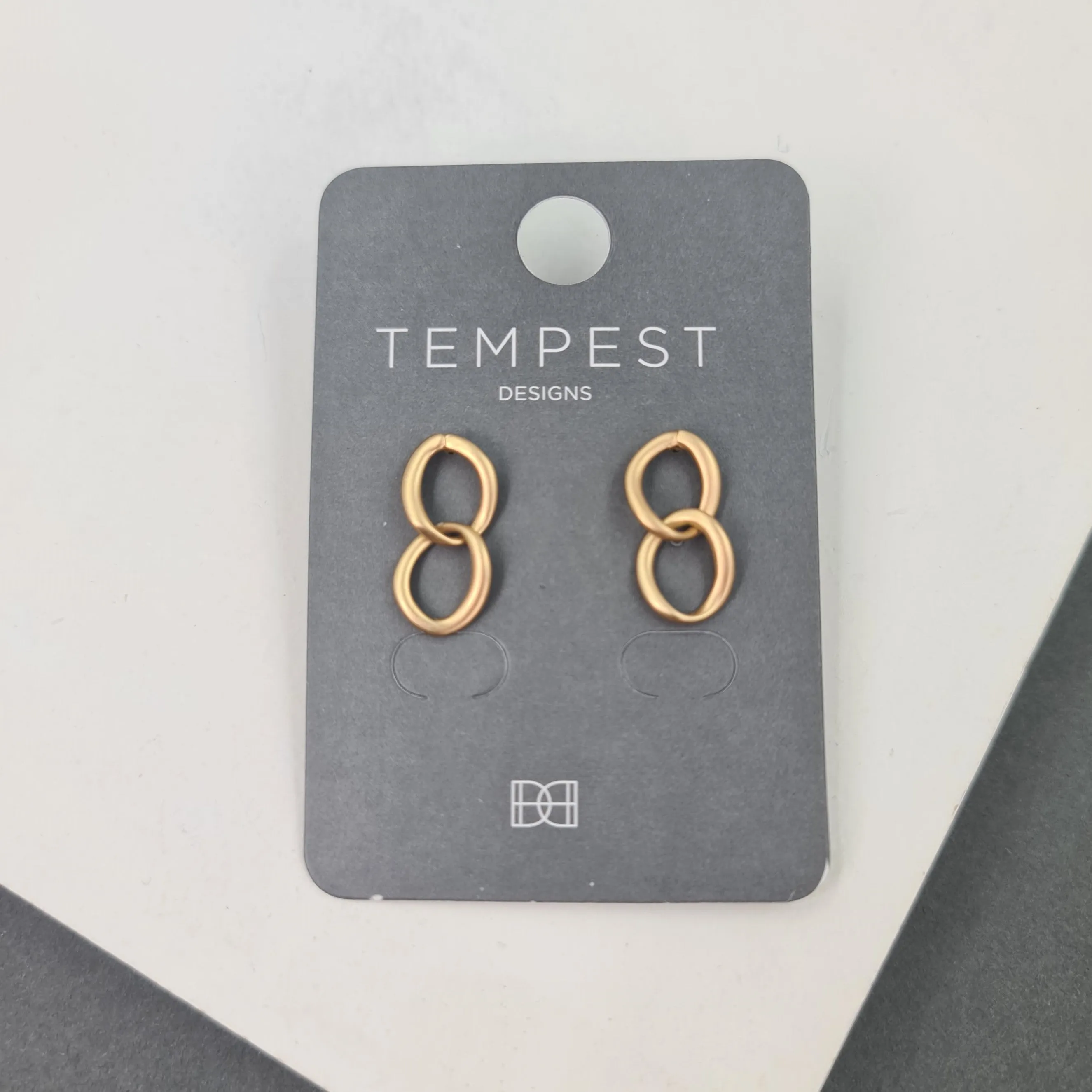Contemporary link earrings