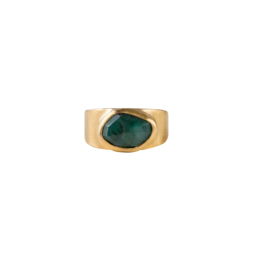 FREE-FORM EMERALD COCKTAIL RING