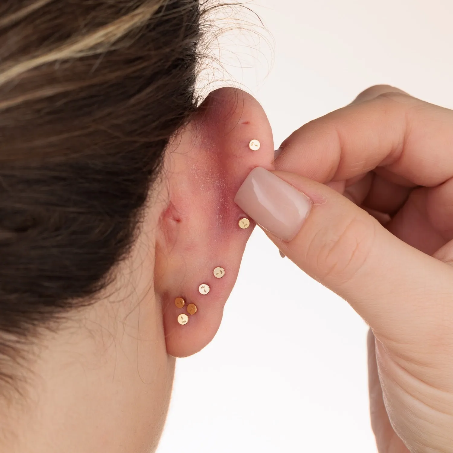 Helix Curve Sparkling Single Flat Back Earring
