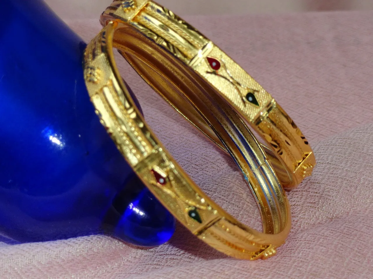 Indian Jewelry. Handmade bracelet Minakari. Ethnic Indian bangle. Red & green minakari bracelets. From Artikrti.