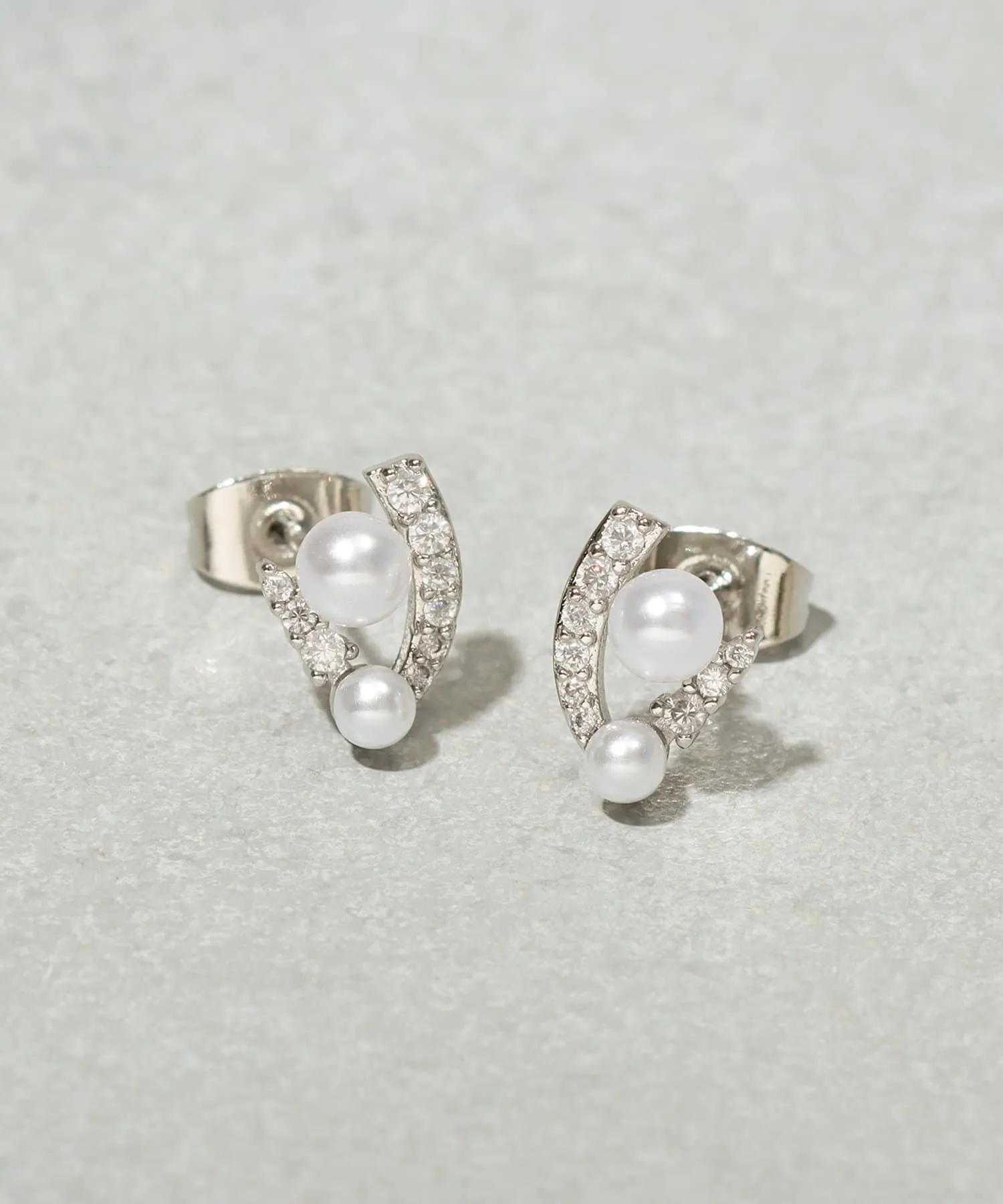 JMG250075 CO Sparkling Pearl Earrings