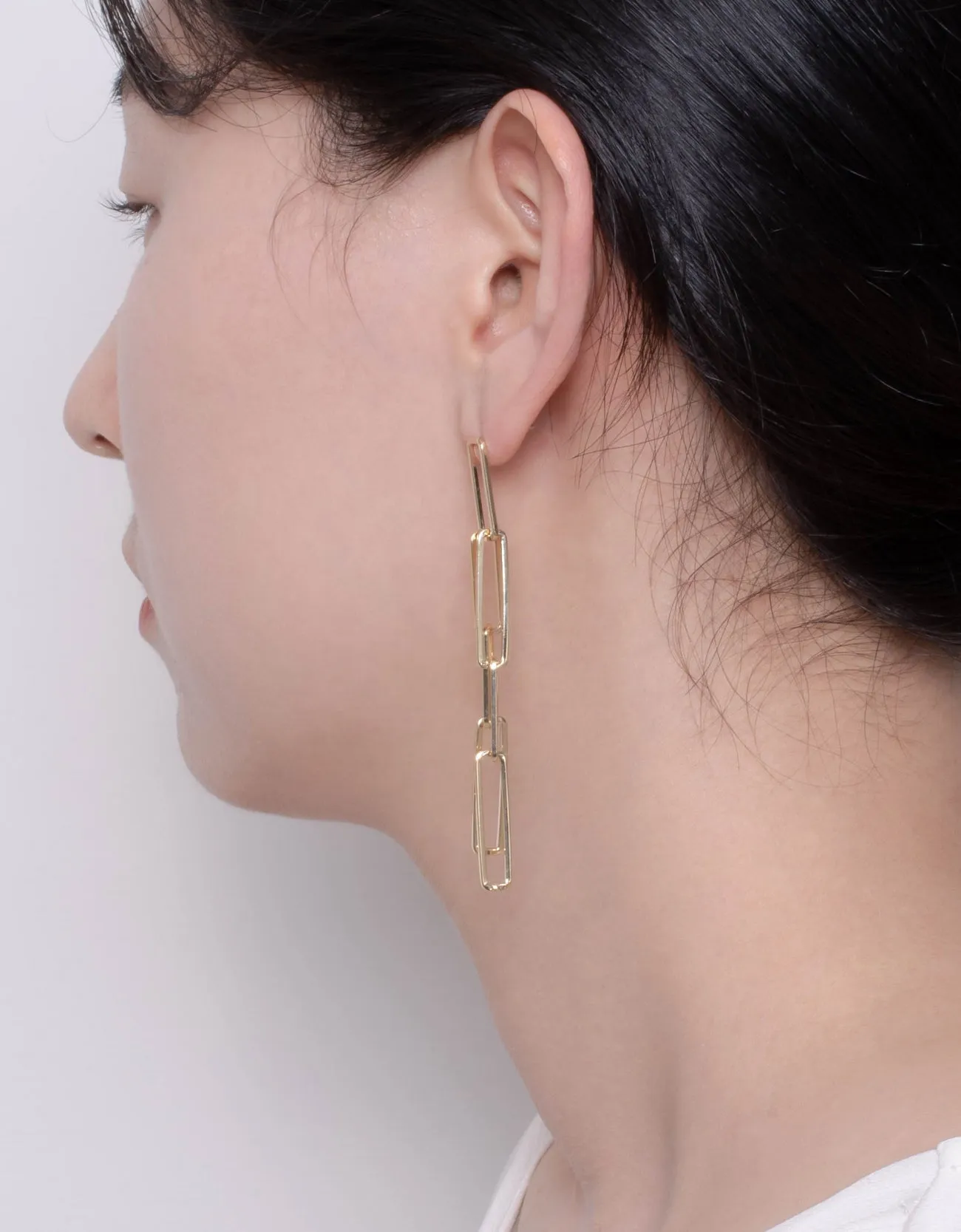 Sculptural Links Chain Drop Earrings - Contemporary Elegance