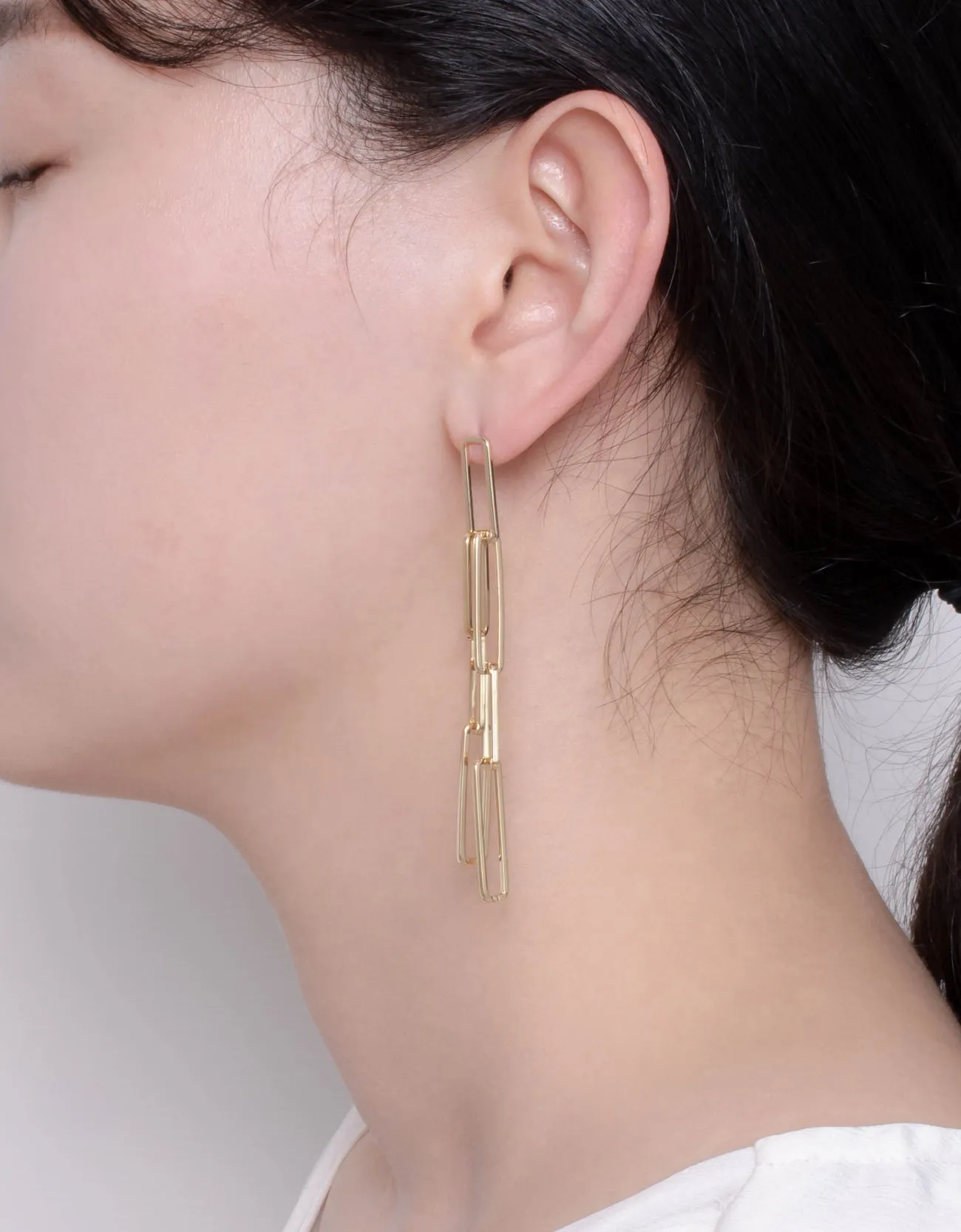 Sculptural Links Chain Drop Earrings - Contemporary Elegance