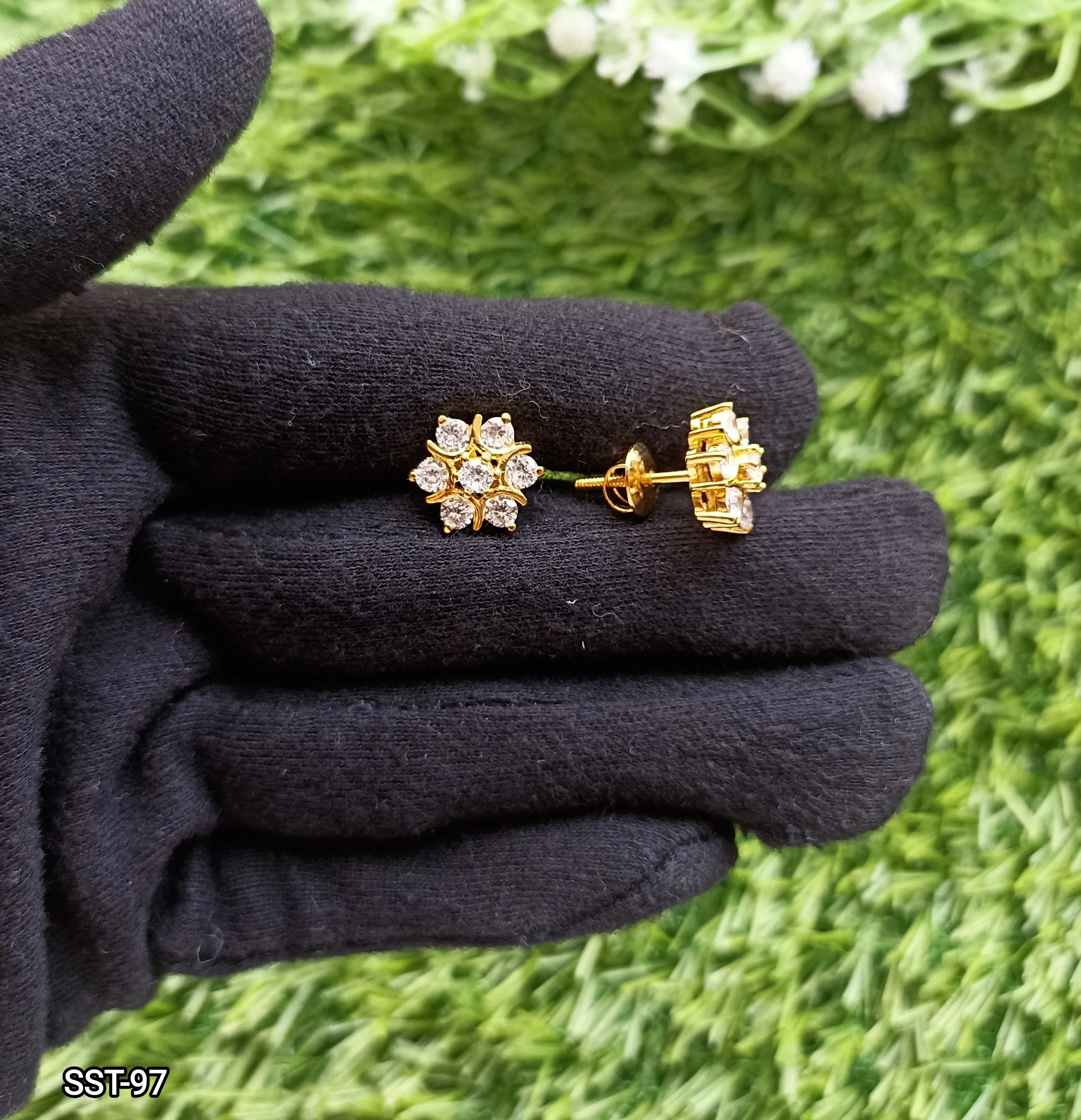 SST 097 | SPARKLING FLOWER EARRINGS