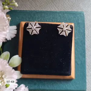 SST 438 | SPARKLING STAR STUD EARRINGS