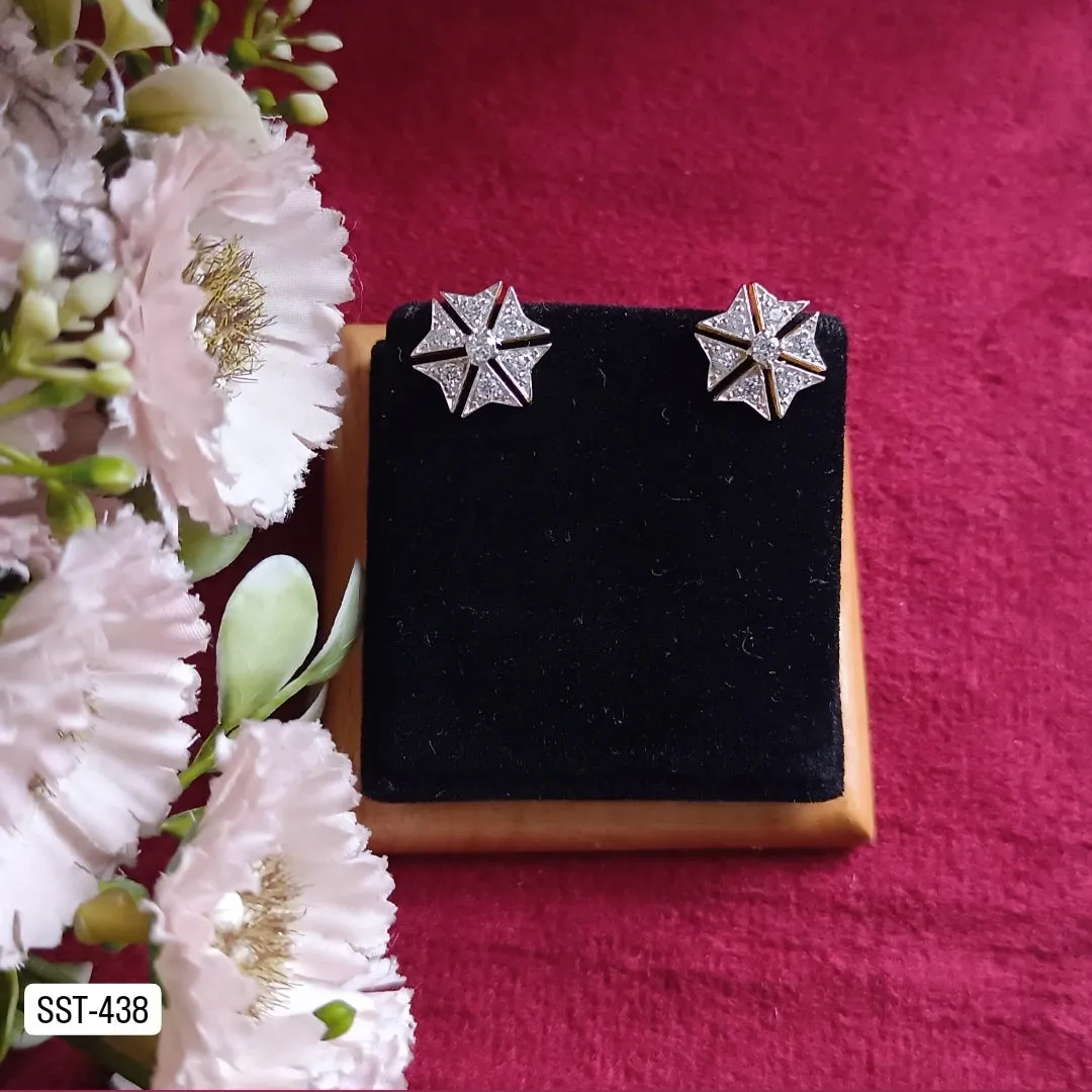 SST 438 | SPARKLING STAR STUD EARRINGS
