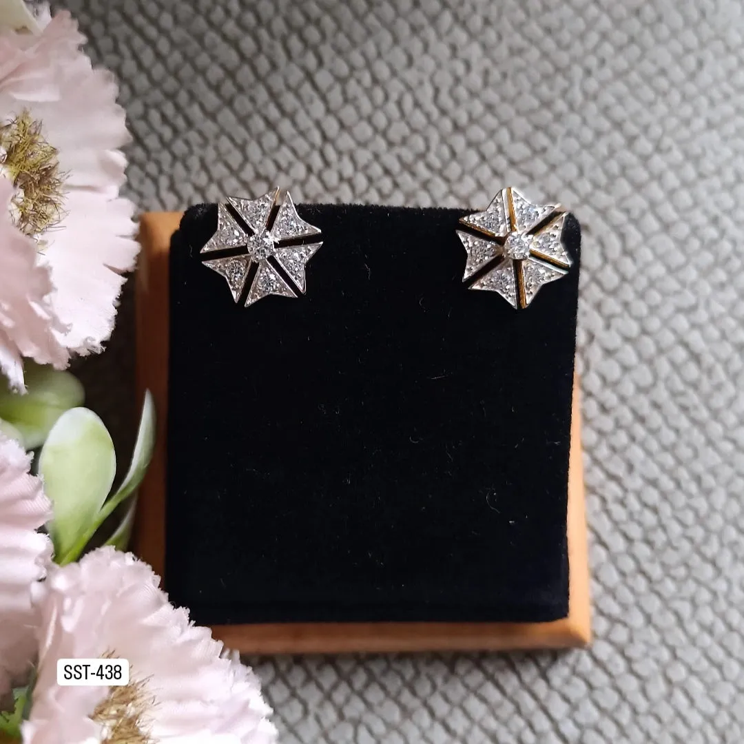 SST 438 | SPARKLING STAR STUD EARRINGS