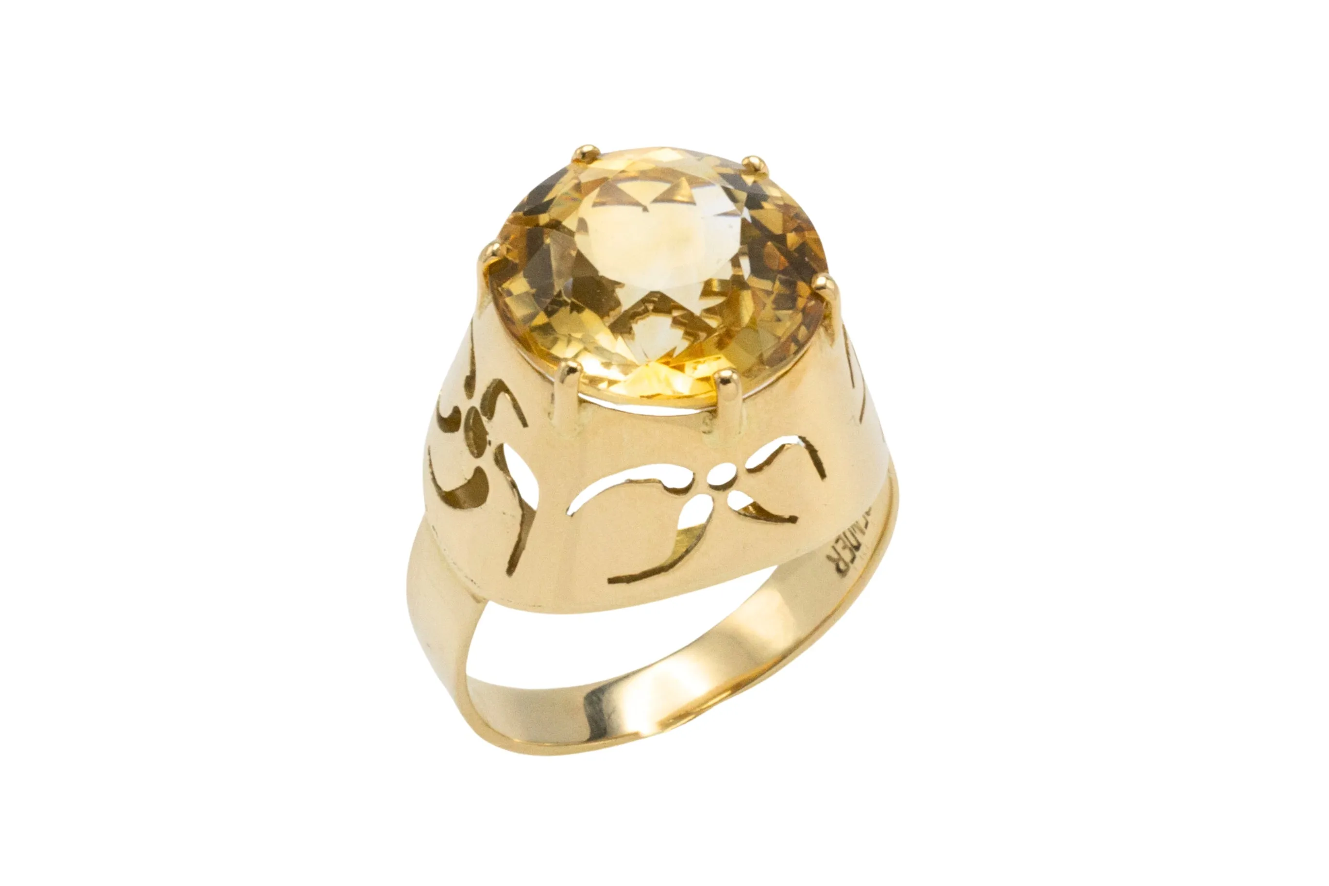 Vintage citrine ring in 14 carat gold