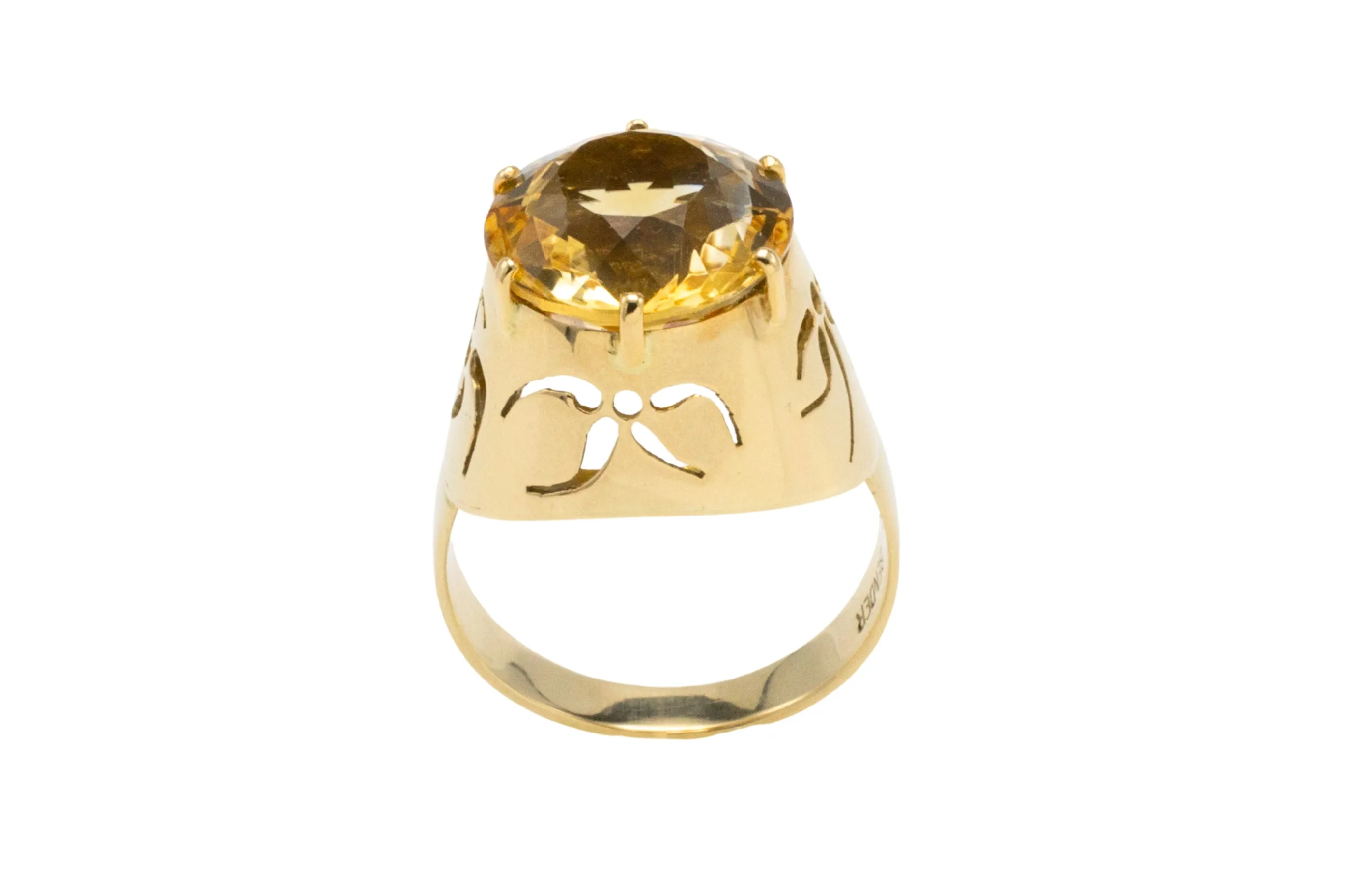 Vintage citrine ring in 14 carat gold