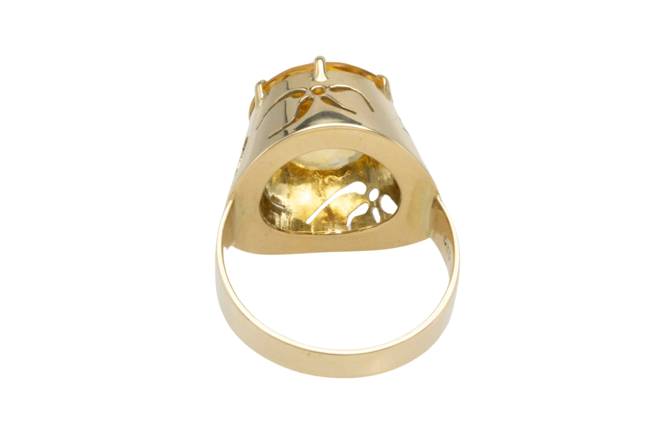 Vintage citrine ring in 14 carat gold