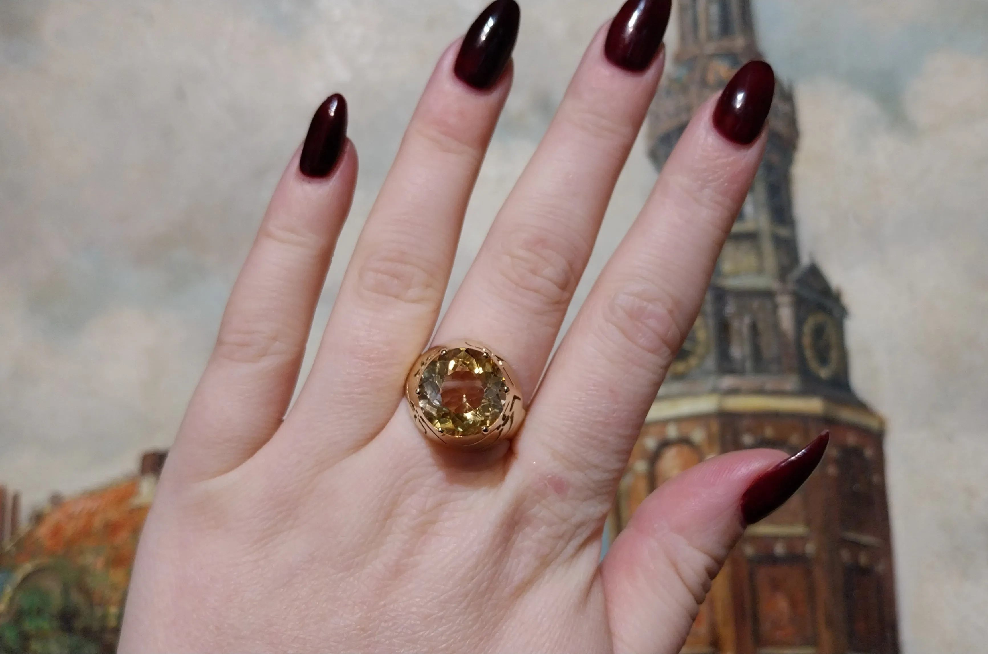 Vintage citrine ring in 14 carat gold