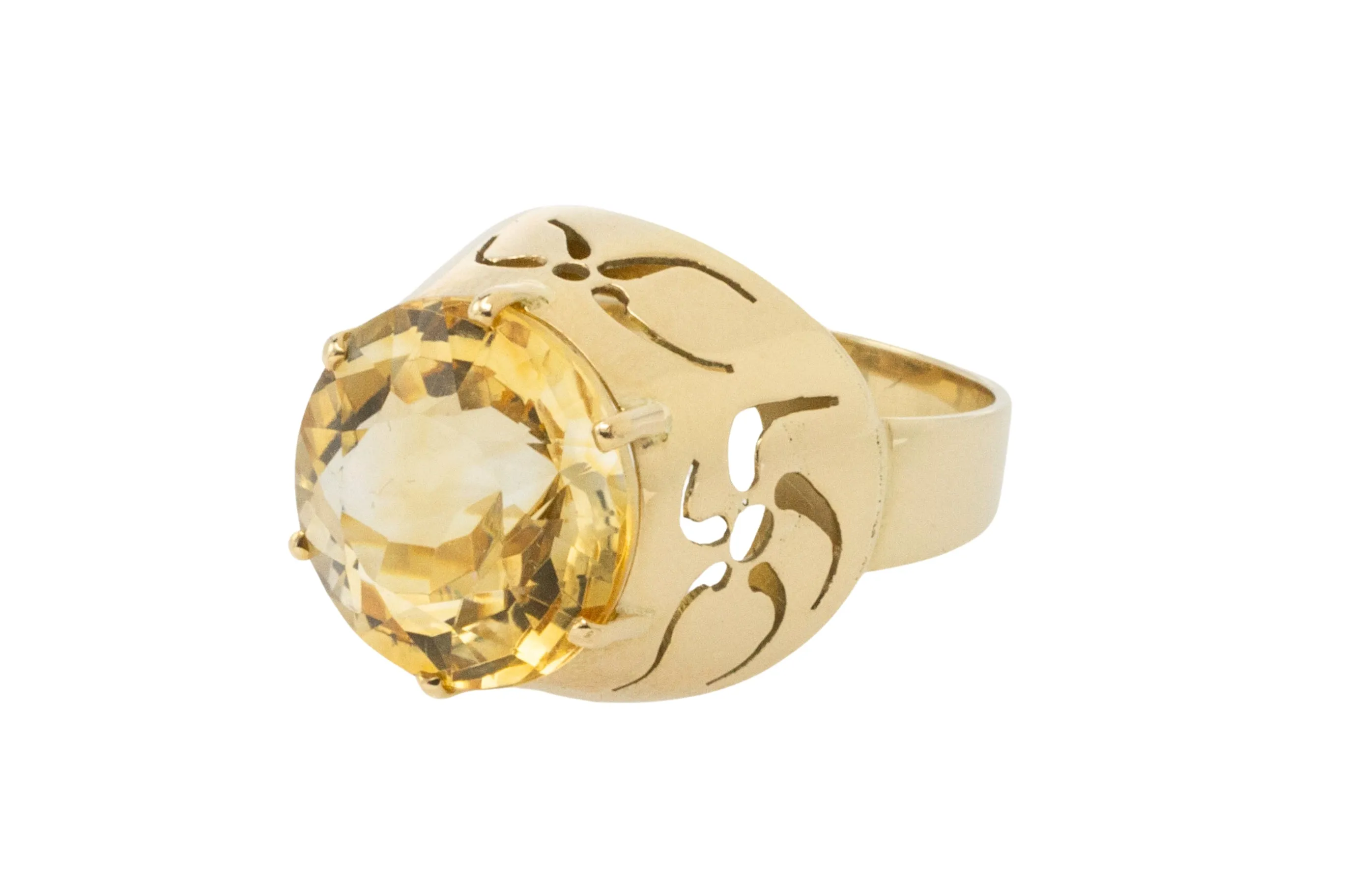 Vintage citrine ring in 14 carat gold