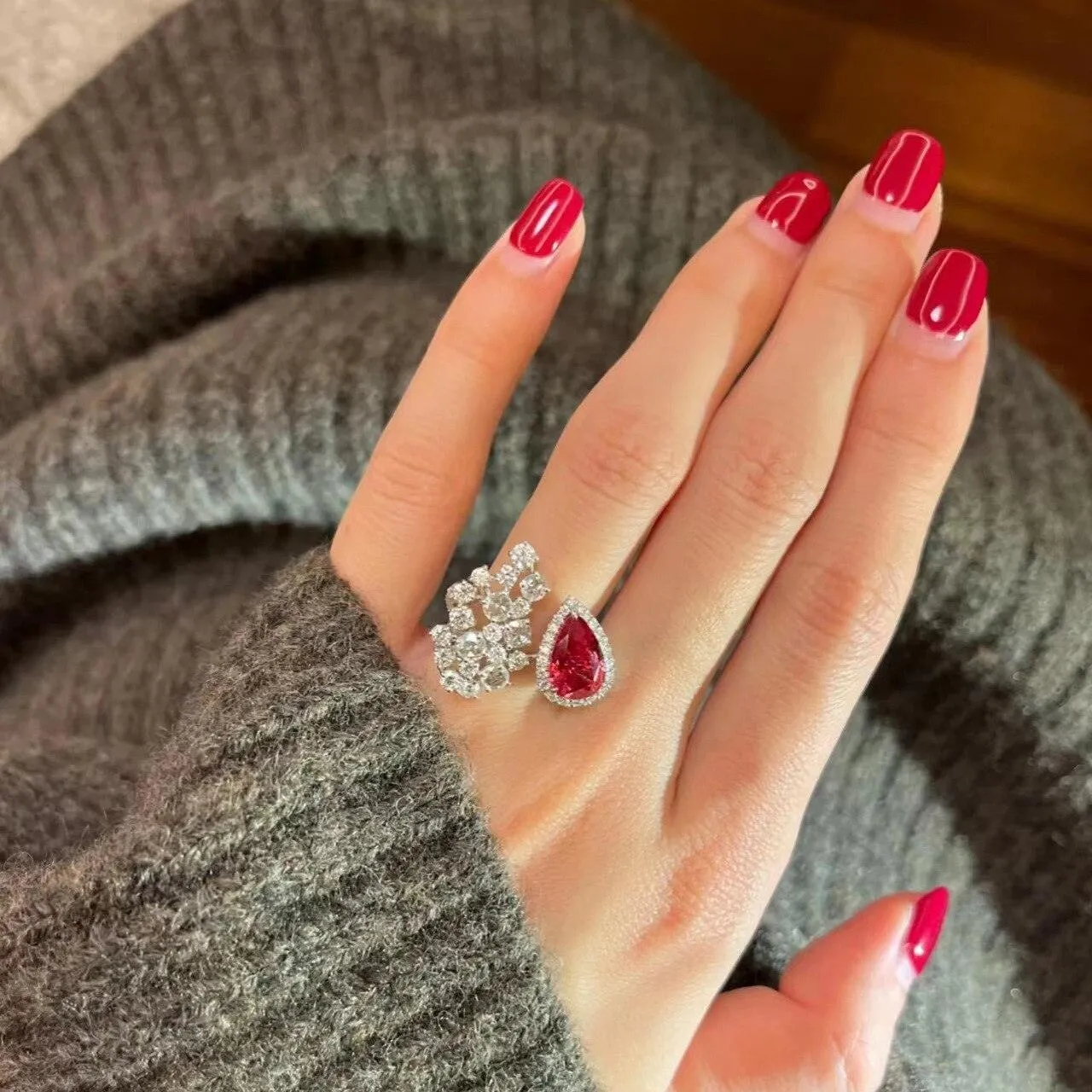 VINTAGE FASHION RINGS Luxury Burgundy AAA  Zircon Flower Engagement Rings
