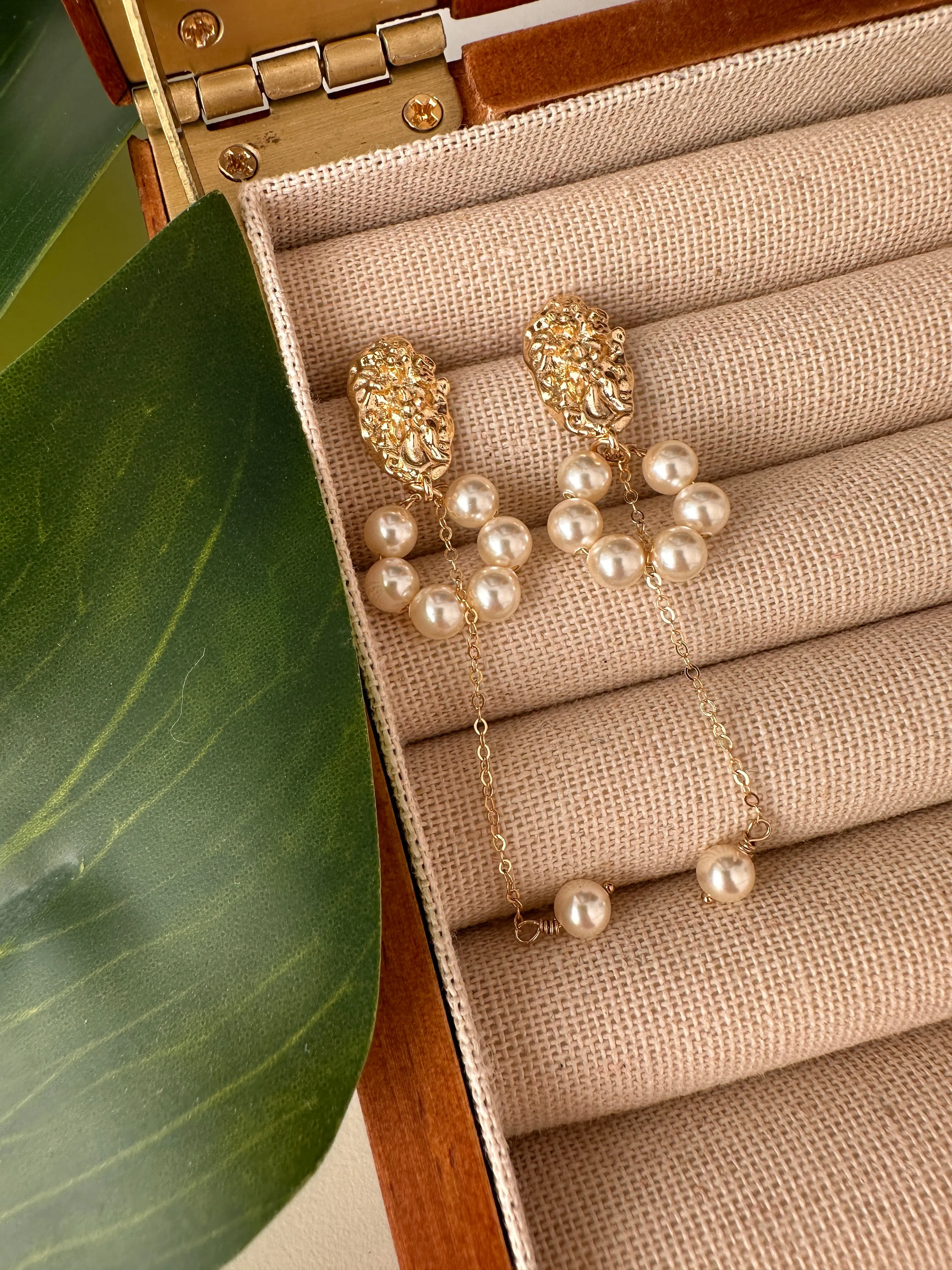 Vintage Hanging Pearl Earrings