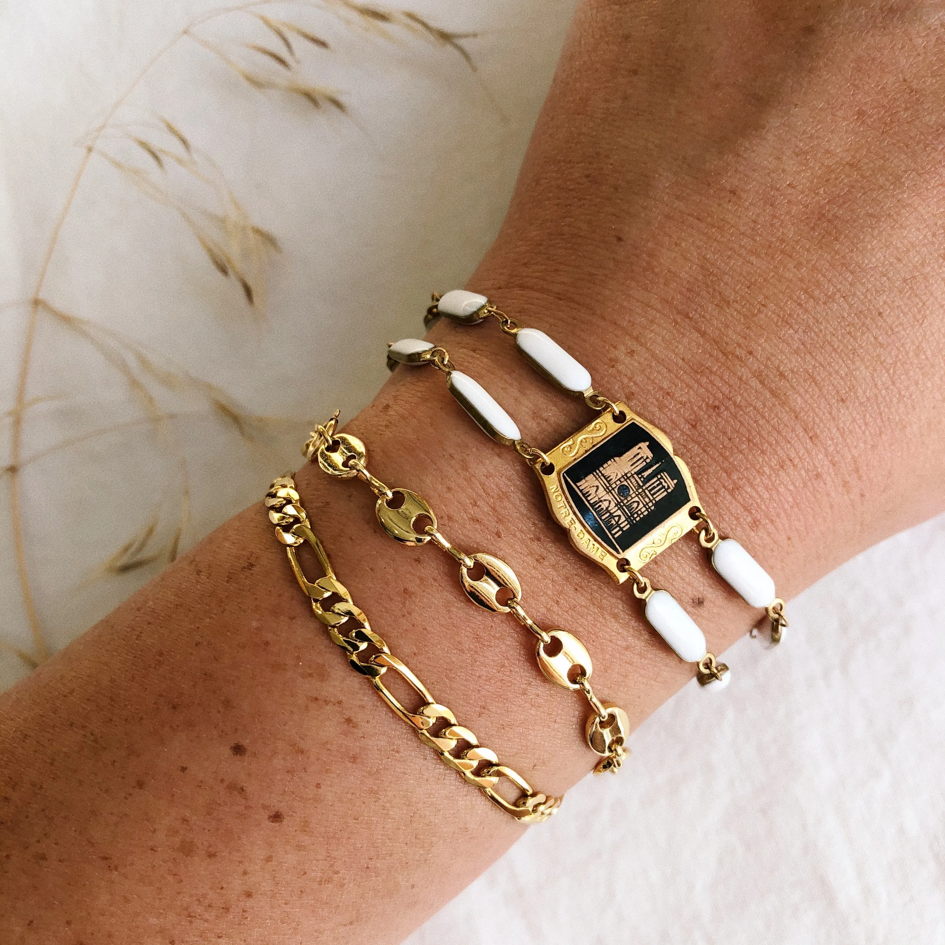 VINTAGE NOTRE DAME PENDENT BRACELET