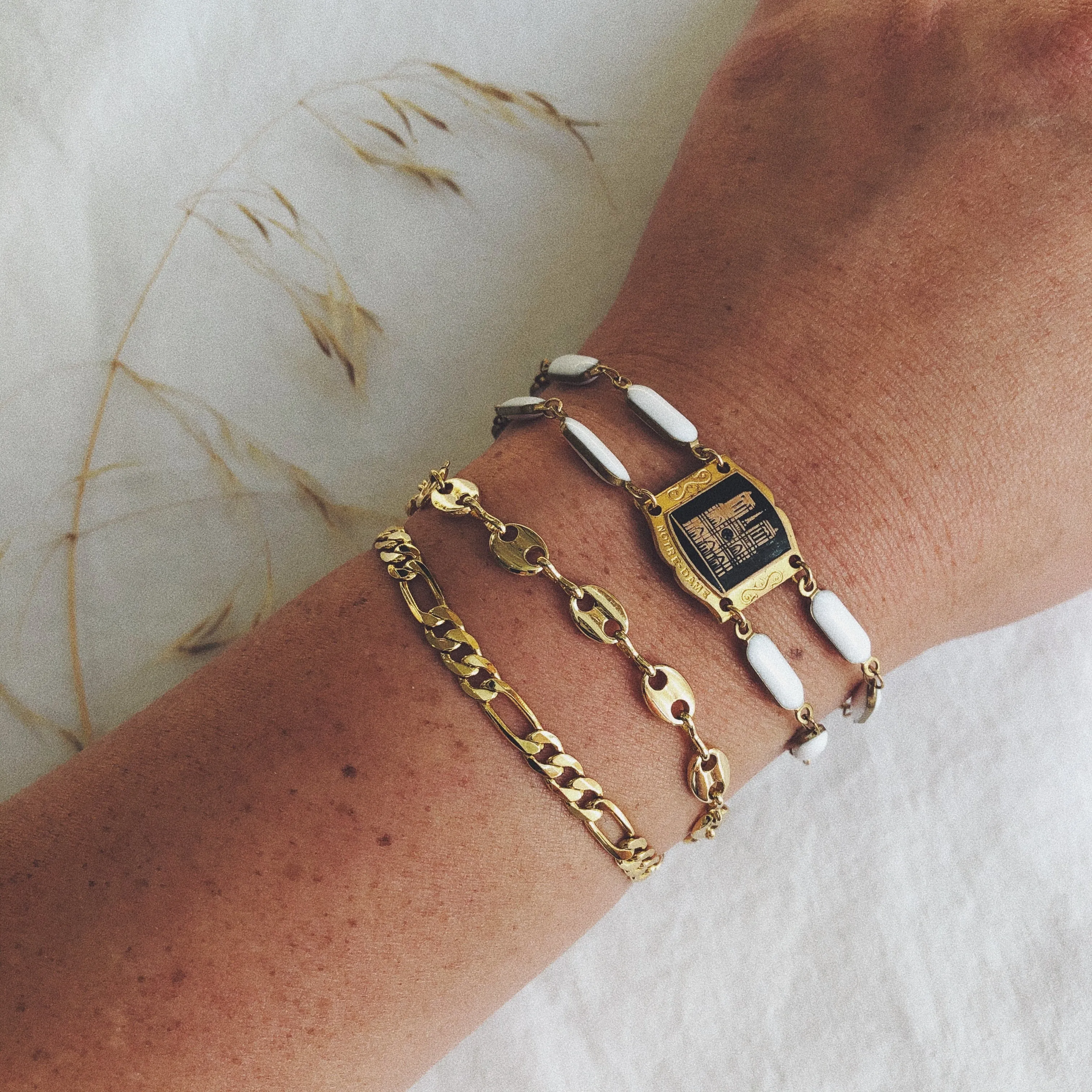 VINTAGE NOTRE DAME PENDENT BRACELET