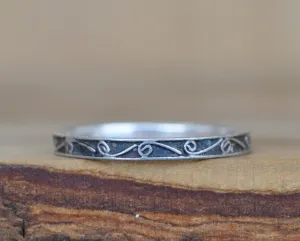 Vintage Silver Ring - Size 6.5 Ring Size 6.5 (16.9 MM Band) - Simple Alternating Loop Design - Petite Piece, Thin Band - 925 Silver