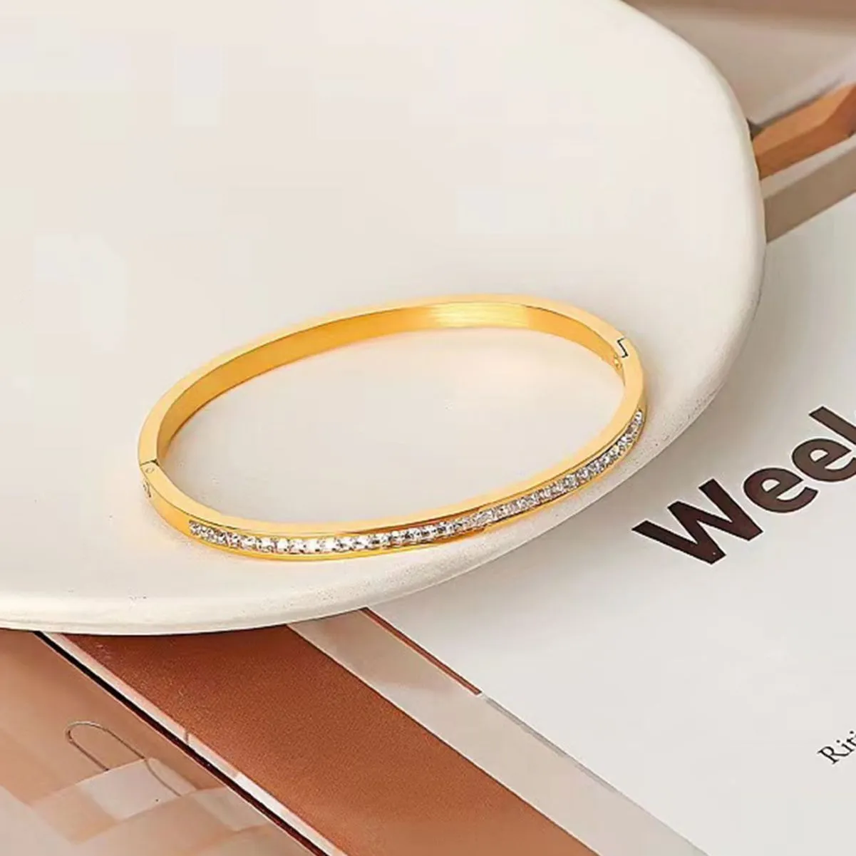 Wholesale Genuine Gold Electroplated High-end Feel Without Fading, Exquisite and Generous Stainless Steel Bracelet