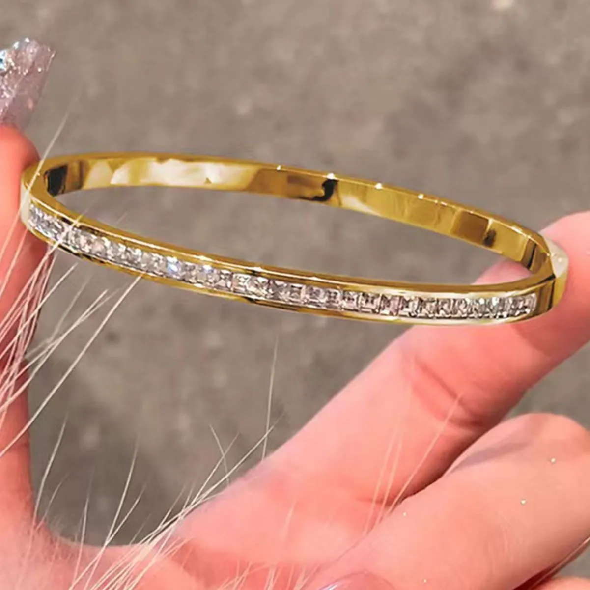 Wholesale Genuine Gold Electroplated High-end Feel Without Fading, Exquisite and Generous Stainless Steel Bracelet